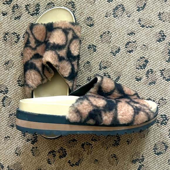 Coach Shearling Sandals - Picture 6 of 6